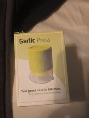 Garlic Press - Yellow Kitchen Tool